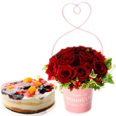 send petit red rose and 4 berries torte to japan