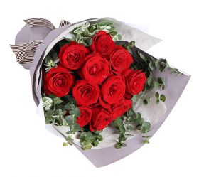 send a bouquet of red roses to japan